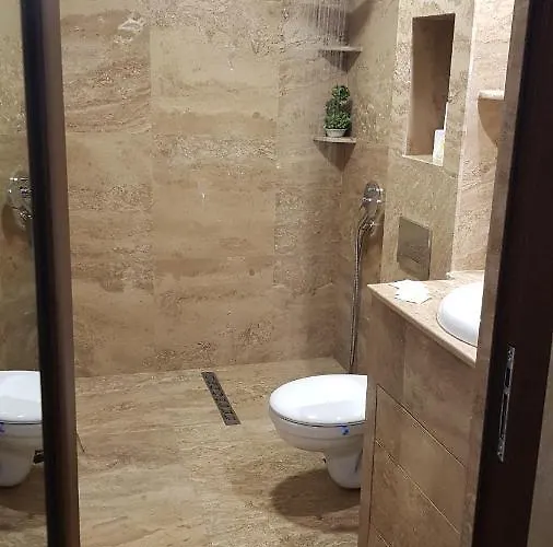 Kamelia アパート カザンラク